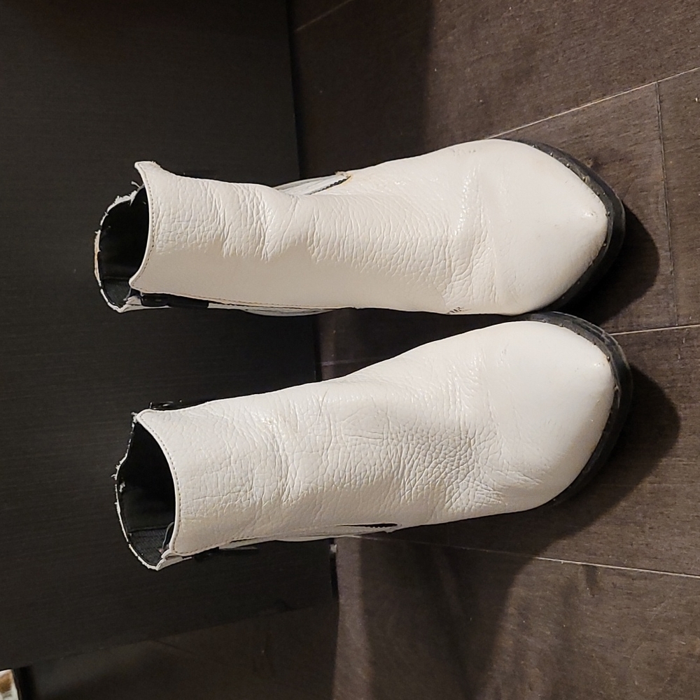 Kenneth Cole Reaction ankle boots size 8